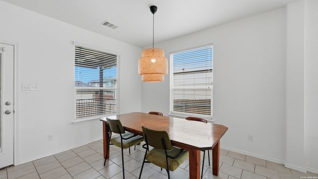 125 FLATLAND TRL, San Marcos, TX 78666