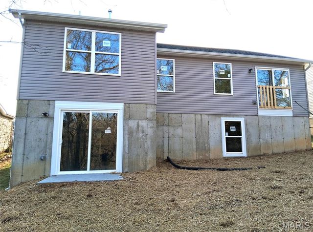 1757 Twelve Oaks Place, Pevely, MO 63070