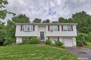 21 Applewood Lane, Naugatuck, CT 06770