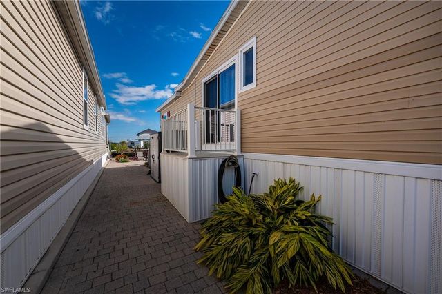 23 Nancy LN, Fort Myers Beach, FL 33931