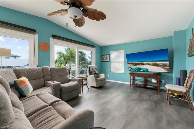 23 Nancy LN, Fort Myers Beach, FL 33931