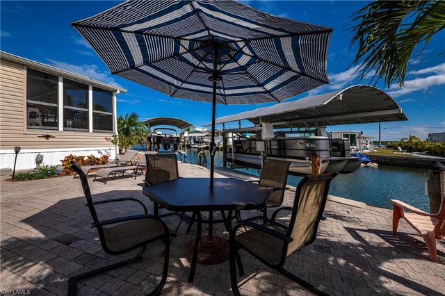 23 Nancy LN, Fort Myers Beach, FL 33931