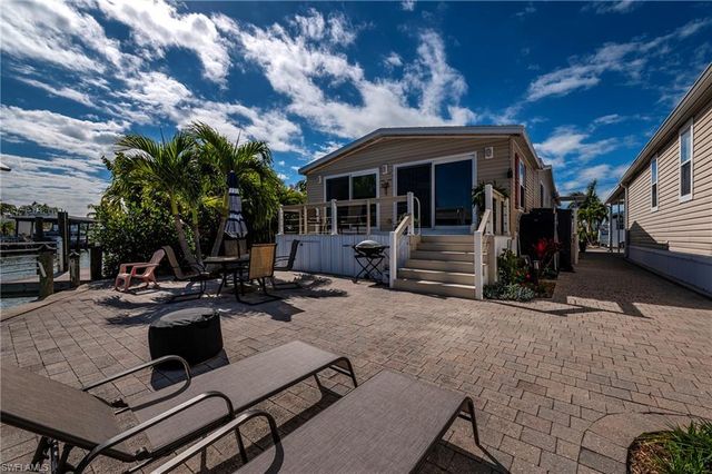 23 Nancy LN, Fort Myers Beach, FL 33931