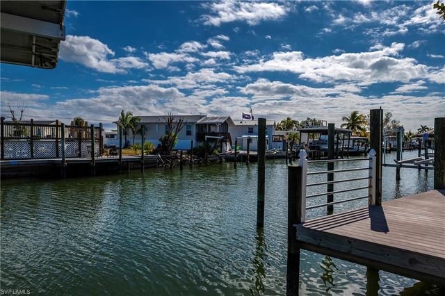 23 Nancy LN, Fort Myers Beach, FL 33931