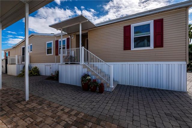 23 Nancy LN, Fort Myers Beach, FL 33931