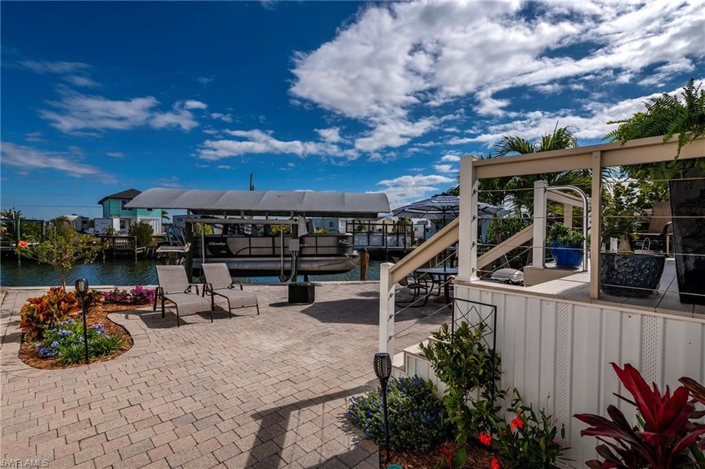 23 Nancy LN, Fort Myers Beach, FL 33931