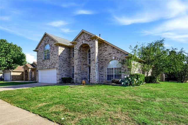 2447 Ranchview Drive, Grand Prairie, TX 75052