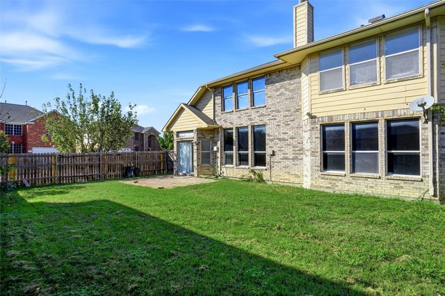 2447 Ranchview Drive, Grand Prairie, TX 75052
