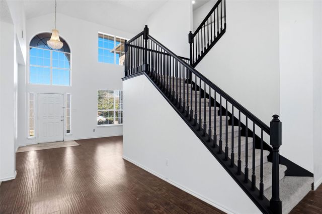 2447 Ranchview Drive, Grand Prairie, TX 75052