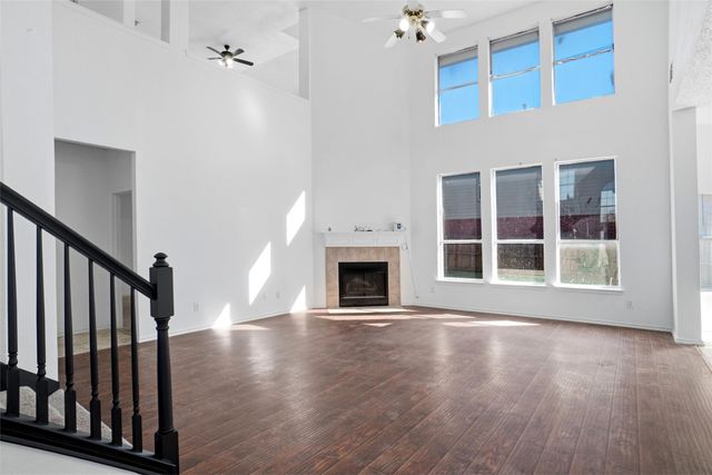 2447 Ranchview Drive, Grand Prairie, TX 75052
