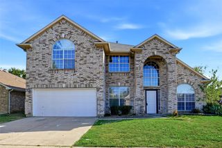 2447 Ranchview Drive, Grand Prairie, TX 75052
