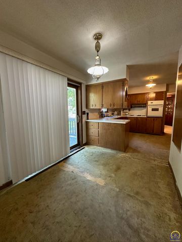 1428 Prairie St, Emporia, KS 66801