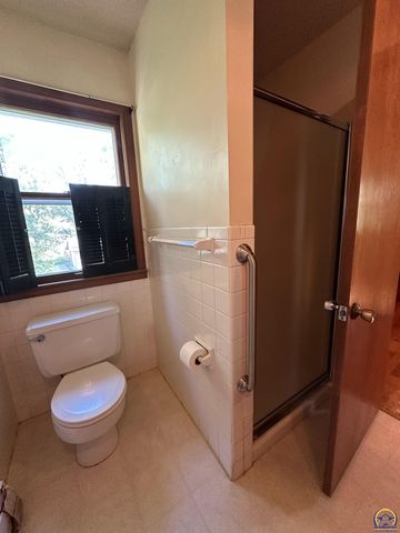 1428 Prairie St, Emporia, KS 66801