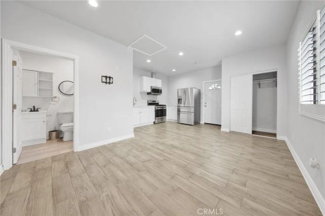 8459 Omelveny Avenue, Sun Valley, CA 91352