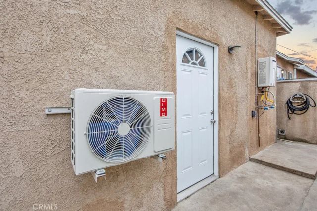 8459 Omelveny Avenue, Sun Valley, CA 91352