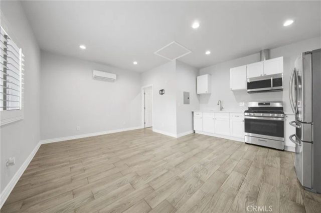 8459 Omelveny Avenue, Sun Valley, CA 91352