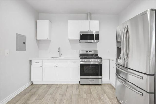 8459 Omelveny Avenue, Sun Valley, CA 91352