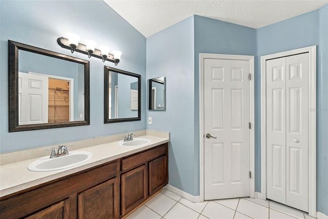 2354 BLUE SAPPHIRE CIRCLE, Orlando, FL 32837