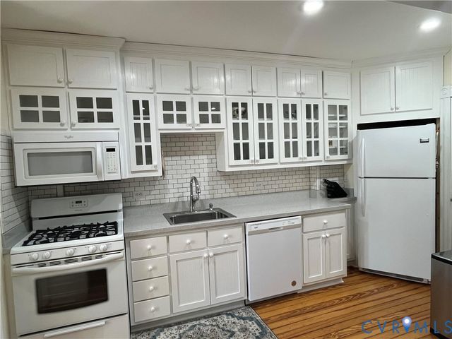 3030 W Leigh St, Richmond, VA 23230
