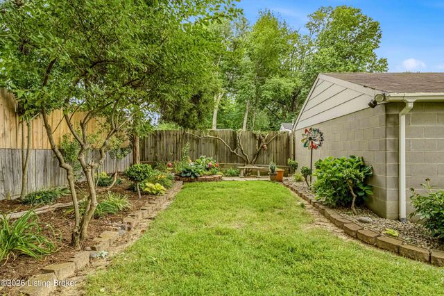 9003 Honor Ave, Louisville, KY 40219