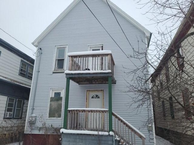 3033 N 28th STREET, Milwaukee, WI 53210