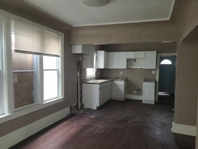 3033 N 28th STREET, Milwaukee, WI 53210