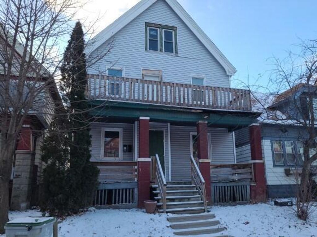 3033 N 28th STREET, Milwaukee, WI 53210