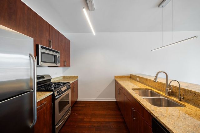 757 N Orleans Street 605, Chicago, IL 60654