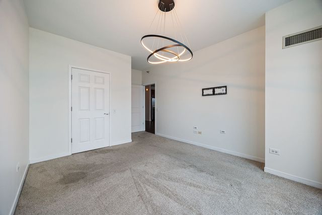 757 N Orleans Street 605, Chicago, IL 60654
