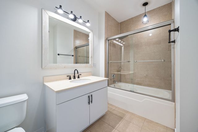 757 N Orleans Street 605, Chicago, IL 60654