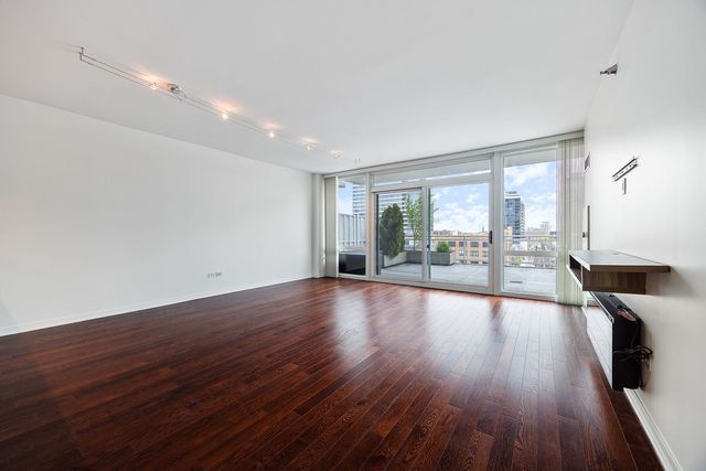 757 N Orleans Street 605, Chicago, IL 60654