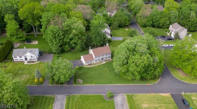 29 Lark Ln, Jefferson Twp., NJ 07438