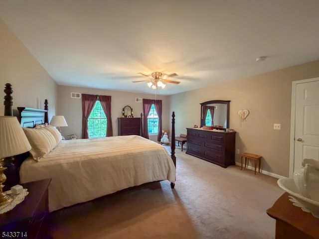 29 Lark Ln, Jefferson Twp., NJ 07438