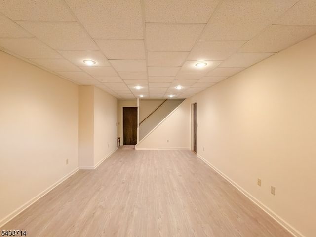 29 Lark Ln, Jefferson Twp., NJ 07438