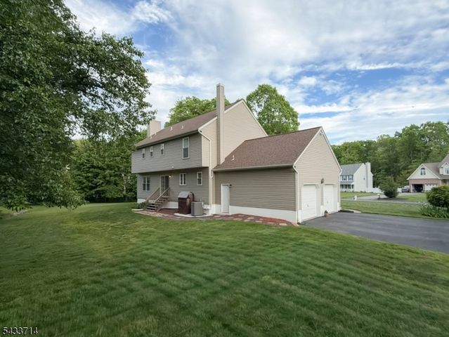 29 Lark Ln, Jefferson Twp., NJ 07438