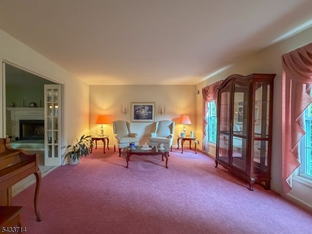 29 Lark Ln, Jefferson Twp., NJ 07438