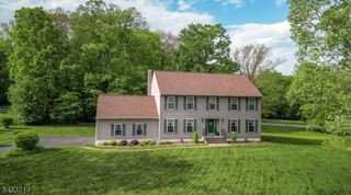 29 Lark Ln, Jefferson Twp., NJ 07438
