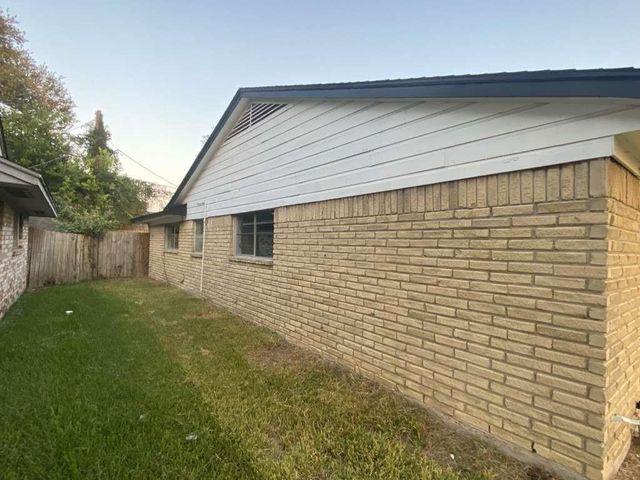 4222 Brookston Street, Houston, TX 77045