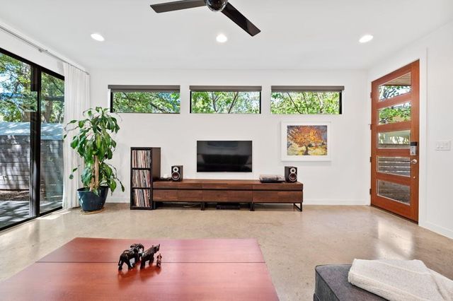 1005 Cardinal LN B, Austin, TX 78704