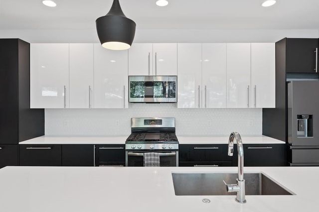 1005 Cardinal LN B, Austin, TX 78704