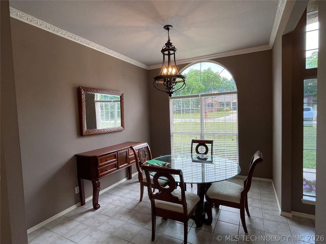 2909 Brook Lane, Sapulpa, OK 74066