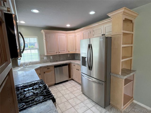 2909 Brook Lane, Sapulpa, OK 74066