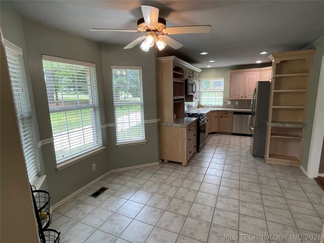 2909 Brook Lane, Sapulpa, OK 74066