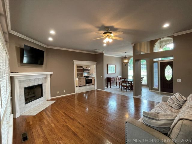 2909 Brook Lane, Sapulpa, OK 74066