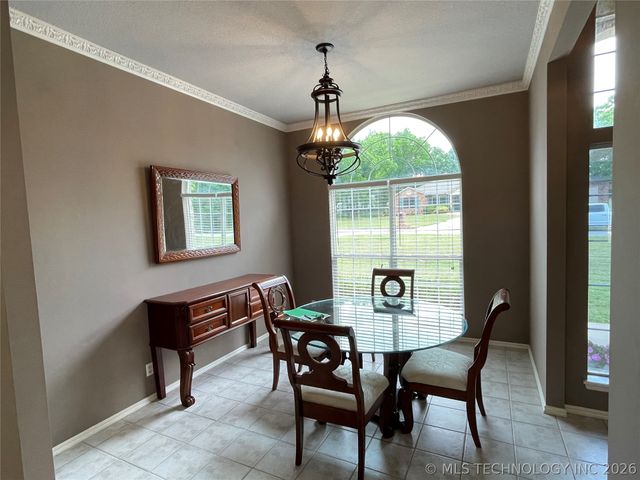2909 Brook Lane, Sapulpa, OK 74066