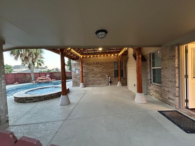 3411 Bay Breeze Drive, Seabrook, TX 77586