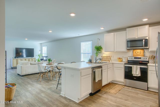 2018 Course Lane, Surf City, NC 28445