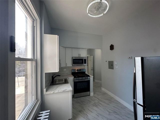 707 New York Avenue 2, Union City, NJ 07087