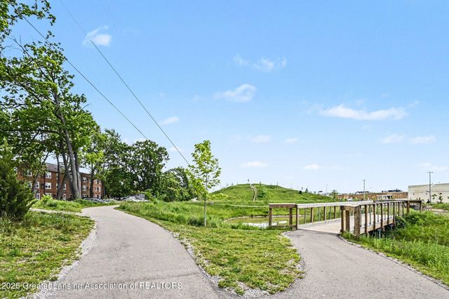 535 Glenmoor Road 1a, East Lansing, MI 48823