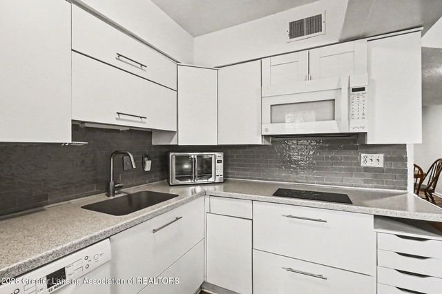 535 Glenmoor Road 1a, East Lansing, MI 48823
